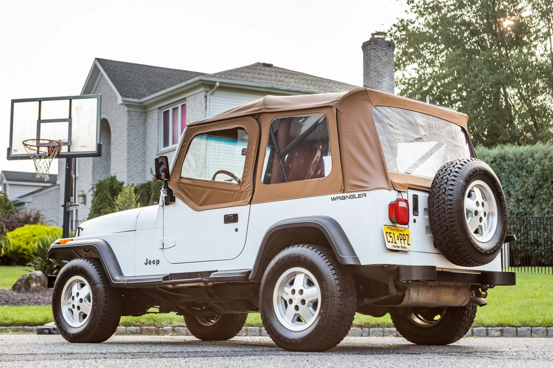 1993 Jeep YJ Wrangler - Image 4 of 31