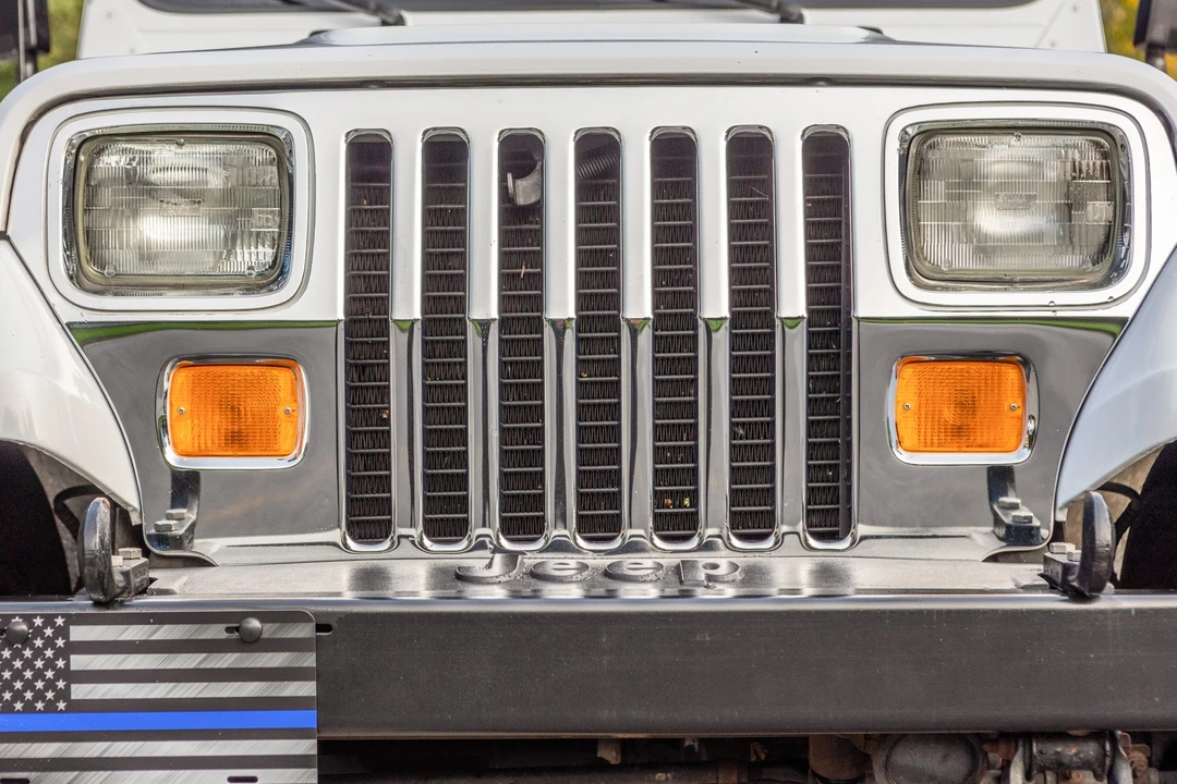 1993 Jeep YJ Wrangler - Image 10 of 31