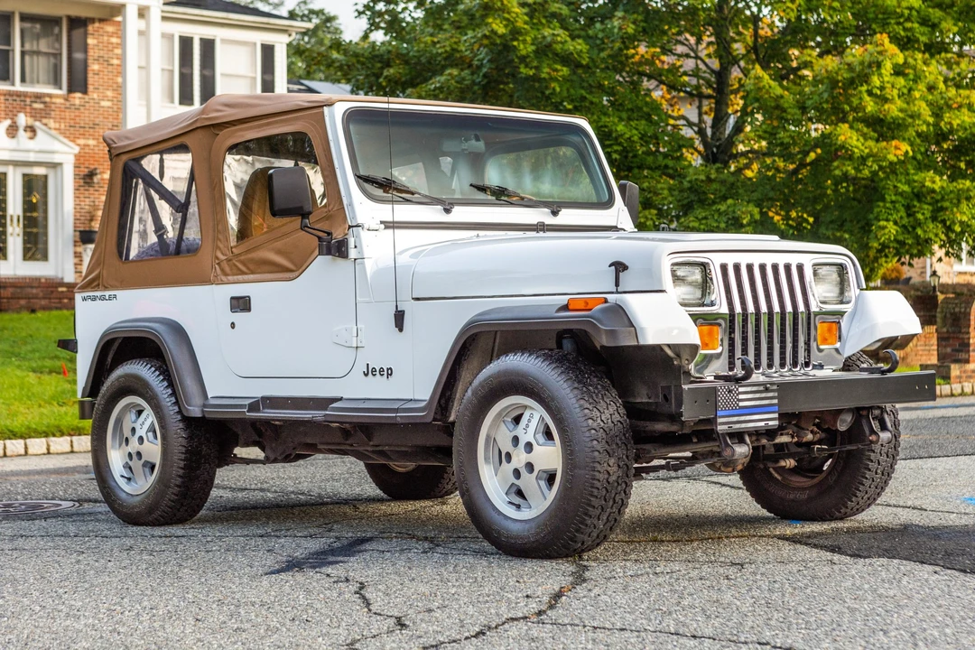 1993 Jeep YJ Wrangler - Image 8 of 31