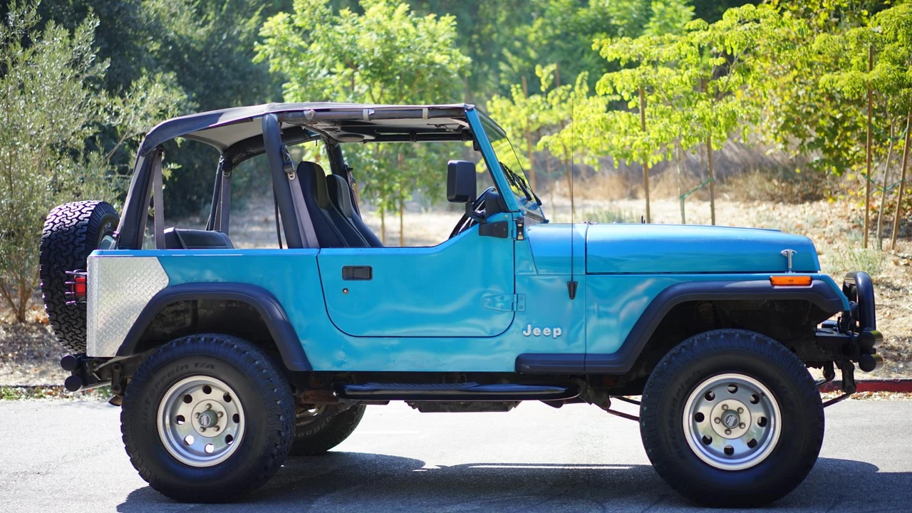 1993 Jeep YJ Wrangler - Image 13 of 31