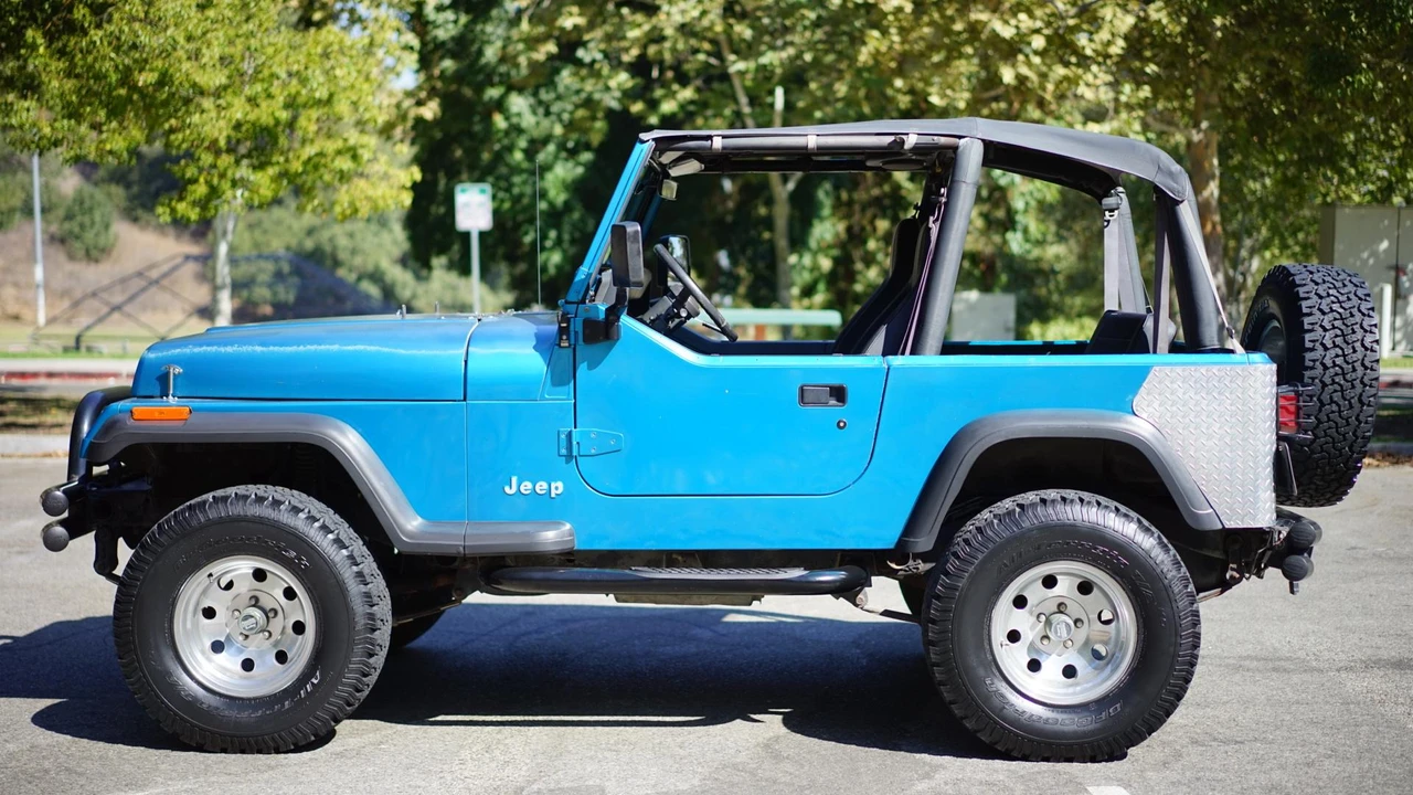 1993 Jeep YJ Wrangler - Image 21 of 31