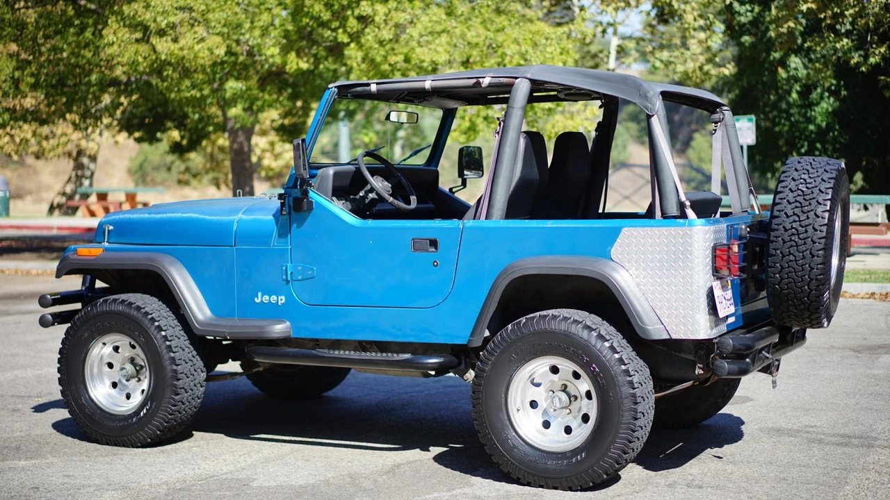 1993 Jeep YJ Wrangler - Image 20 of 31