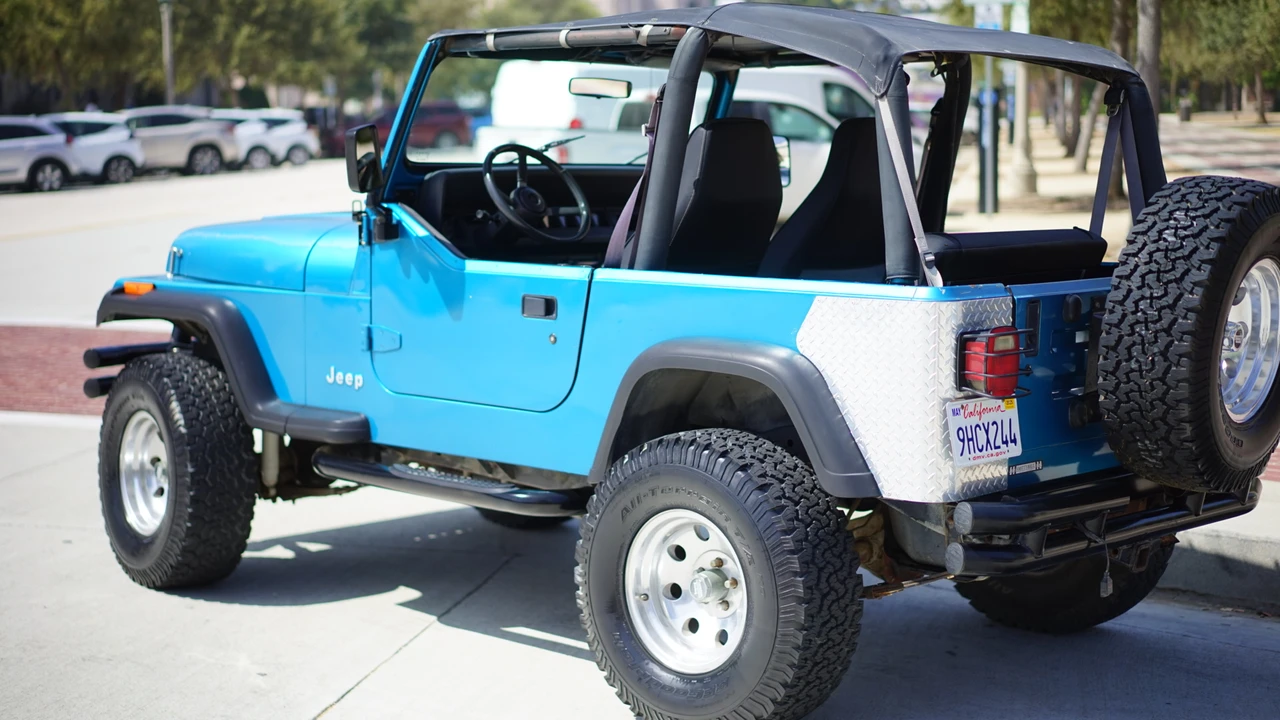 1993 Jeep YJ Wrangler - Image 29 of 31