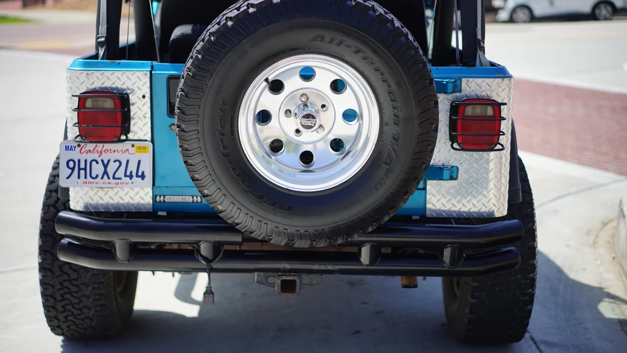 1993 Jeep YJ Wrangler - Image 28 of 31