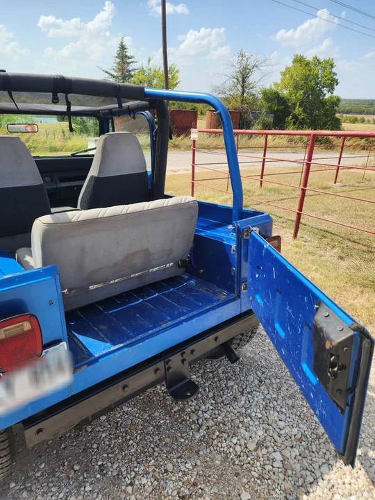 1993 Jeep YJ Wrangler - Image 5 of 12