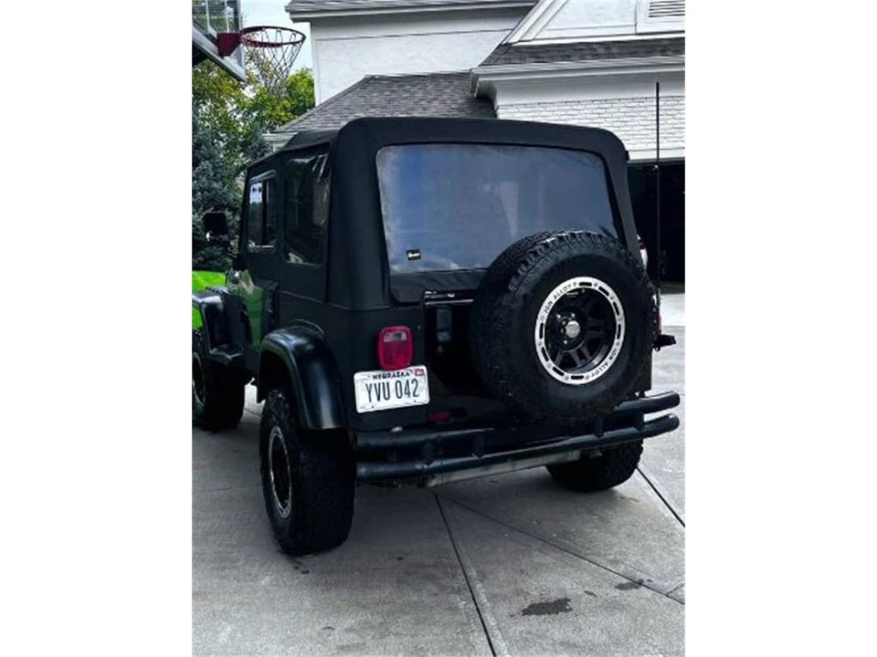 1993 Jeep YJ Wrangler - Image 10 of 16