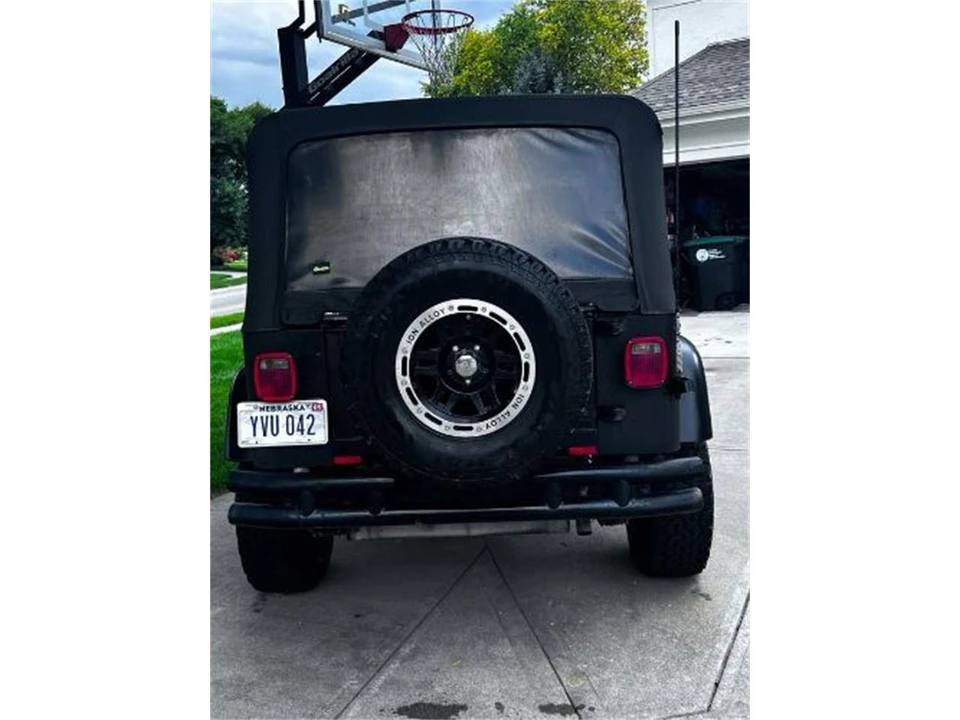 1993 Jeep YJ Wrangler - Image 11 of 16