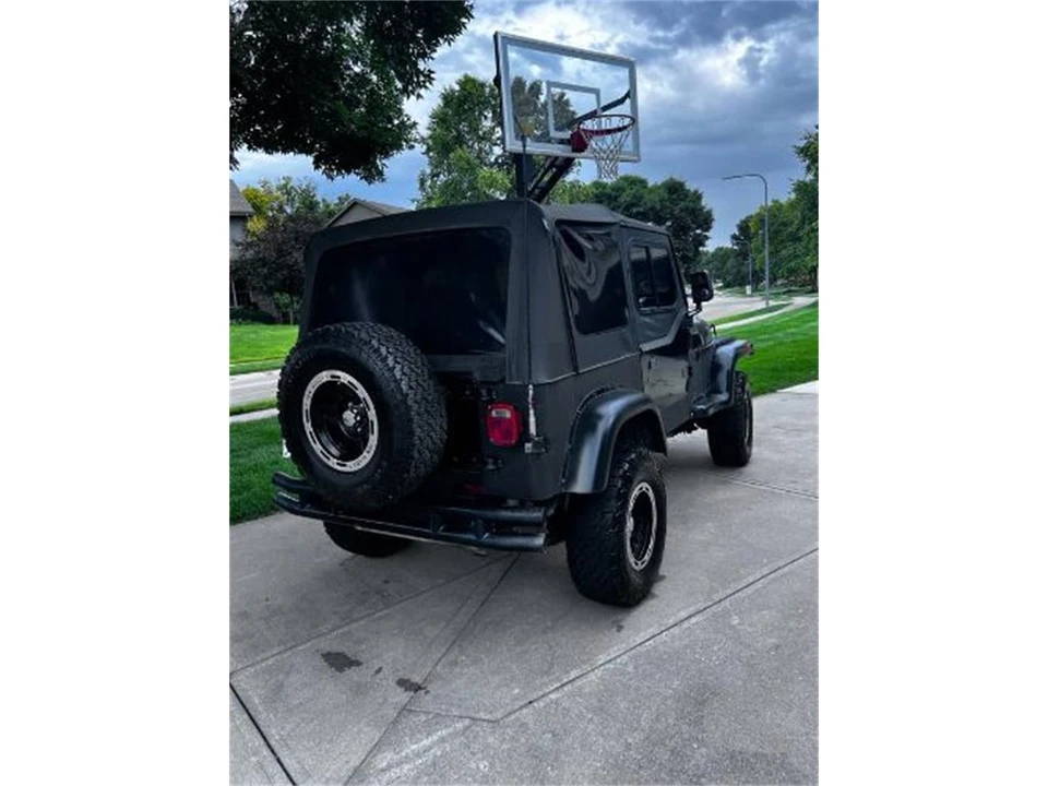 1993 Jeep YJ Wrangler - Image 12 of 16