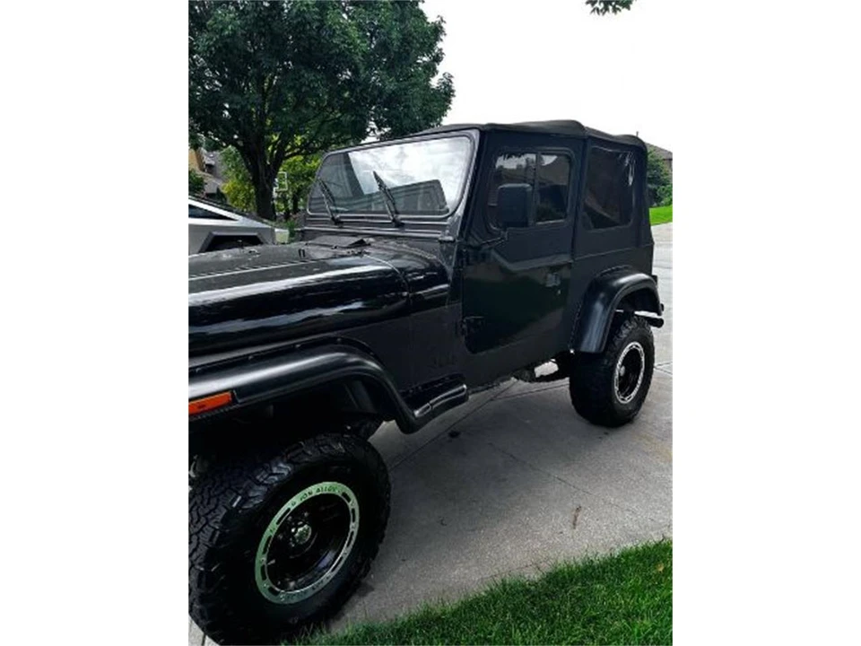 1993 Jeep YJ Wrangler - Image 14 of 16