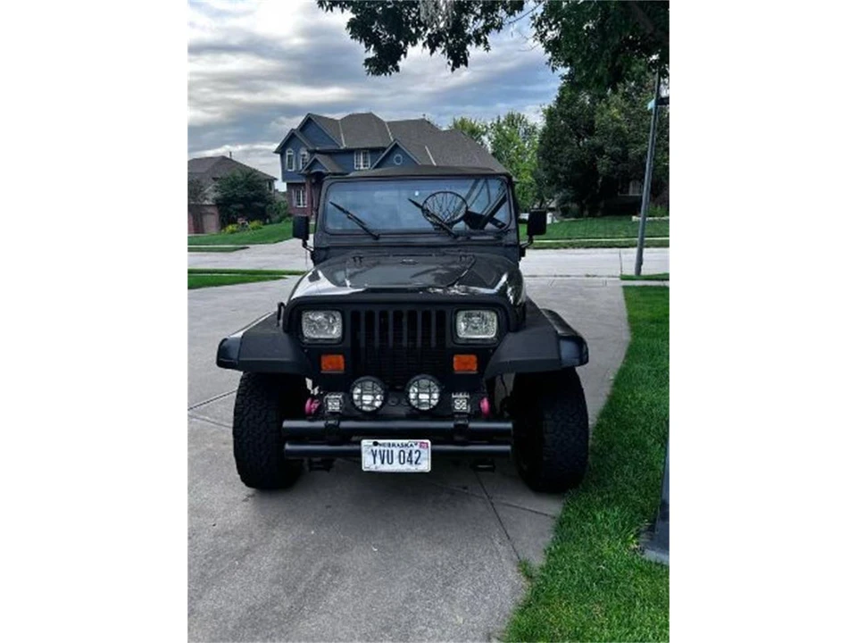 1993 Jeep YJ Wrangler - Image 15 of 16