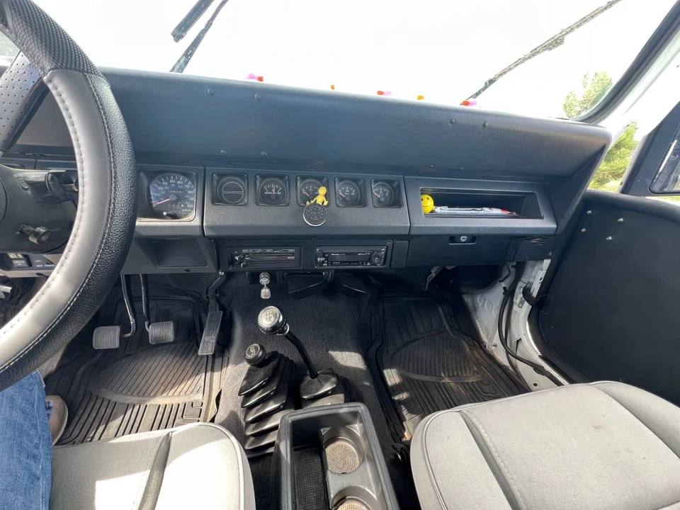 1993 Jeep YJ Wrangler - Image 8 of 12