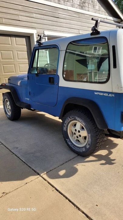 1993 Jeep YJ Wrangler - Image 6 of 13