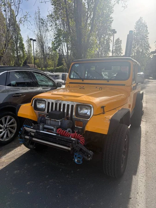 1993 Jeep YJ Wrangler - Image 2 of 2