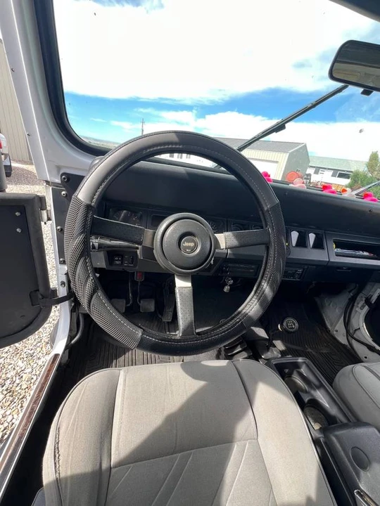 1993 Jeep YJ Wrangler - Image 9 of 12