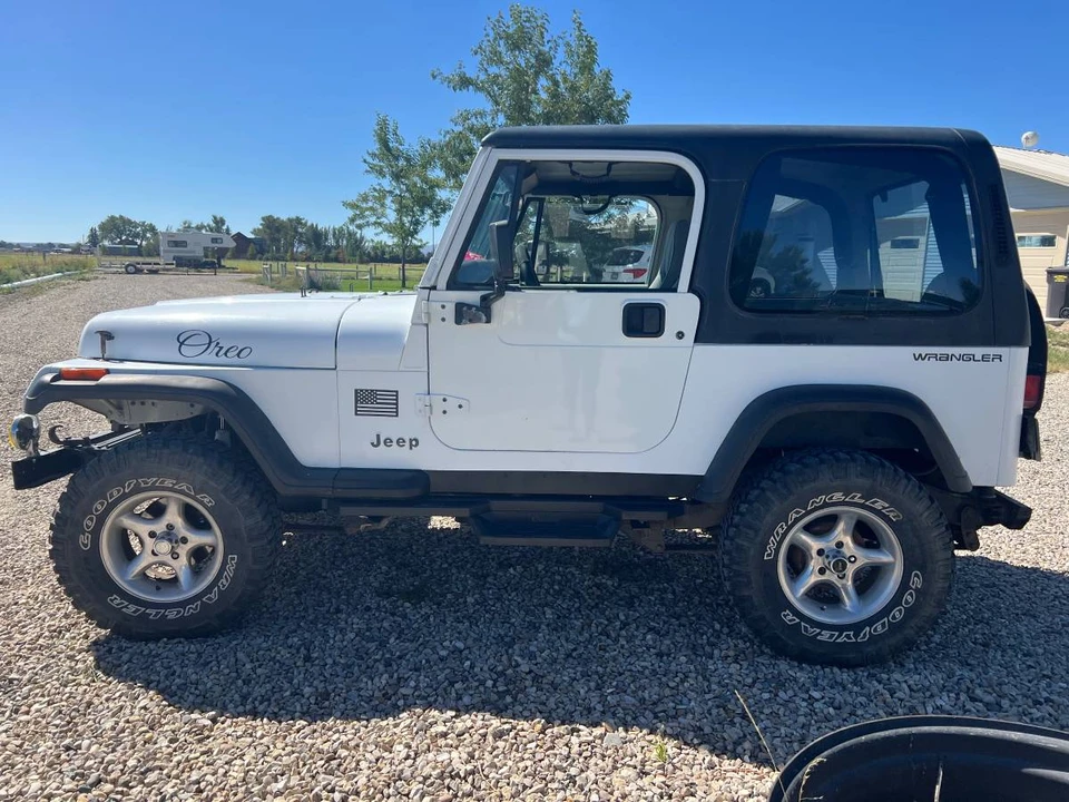 1993 Jeep YJ Wrangler - Image 11 of 12