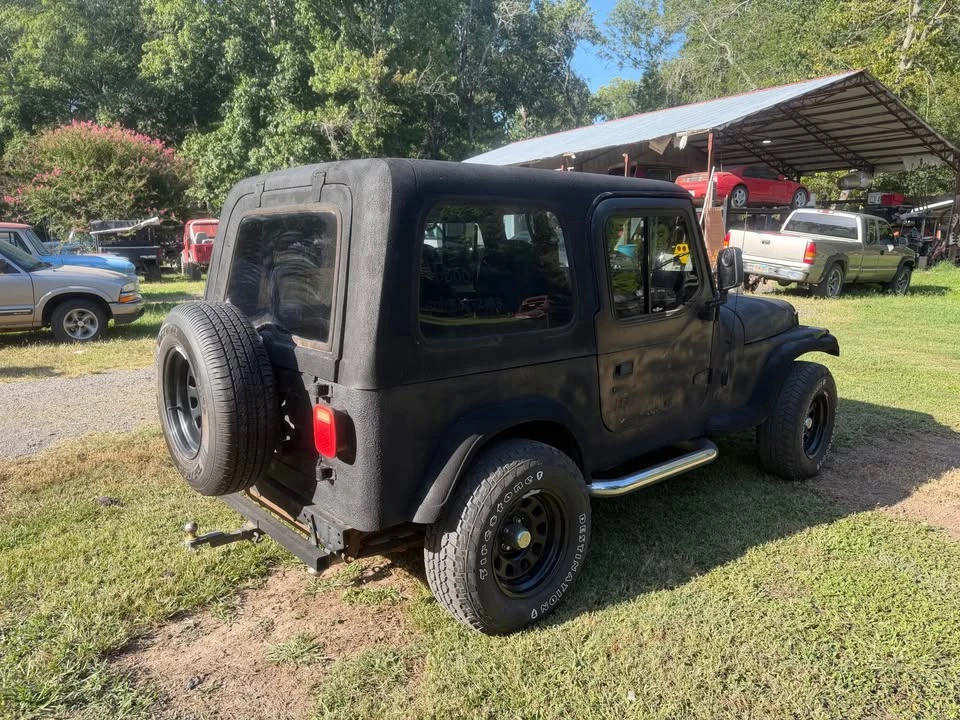 1993 Jeep YJ Wrangler - Image 4 of 14