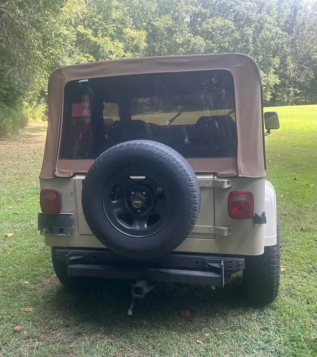 1993 Jeep YJ Wrangler - Image 6 of 9