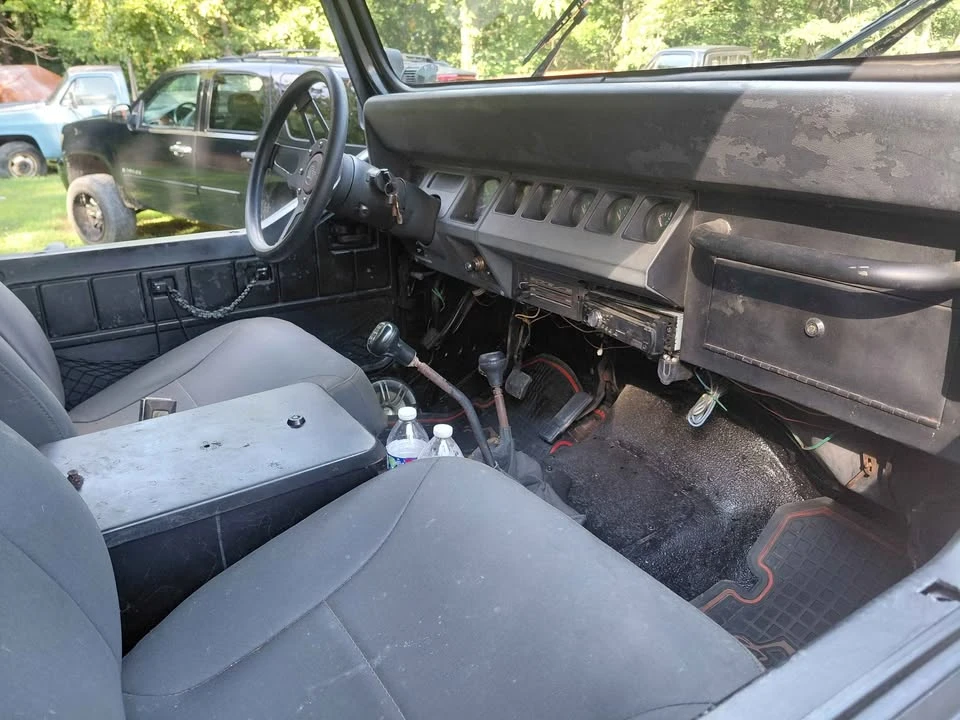 1993 Jeep YJ Wrangler - Image 11 of 15
