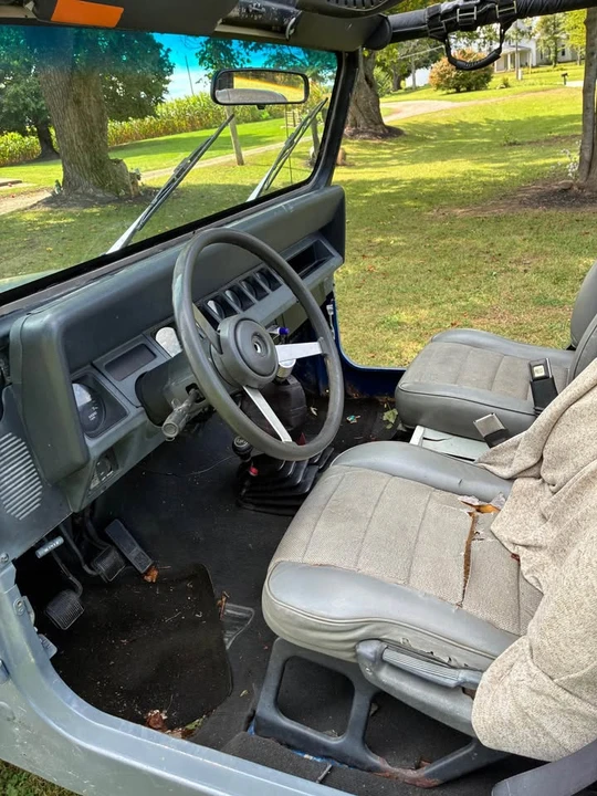 1993 Jeep YJ Wrangler - Image 6 of 10