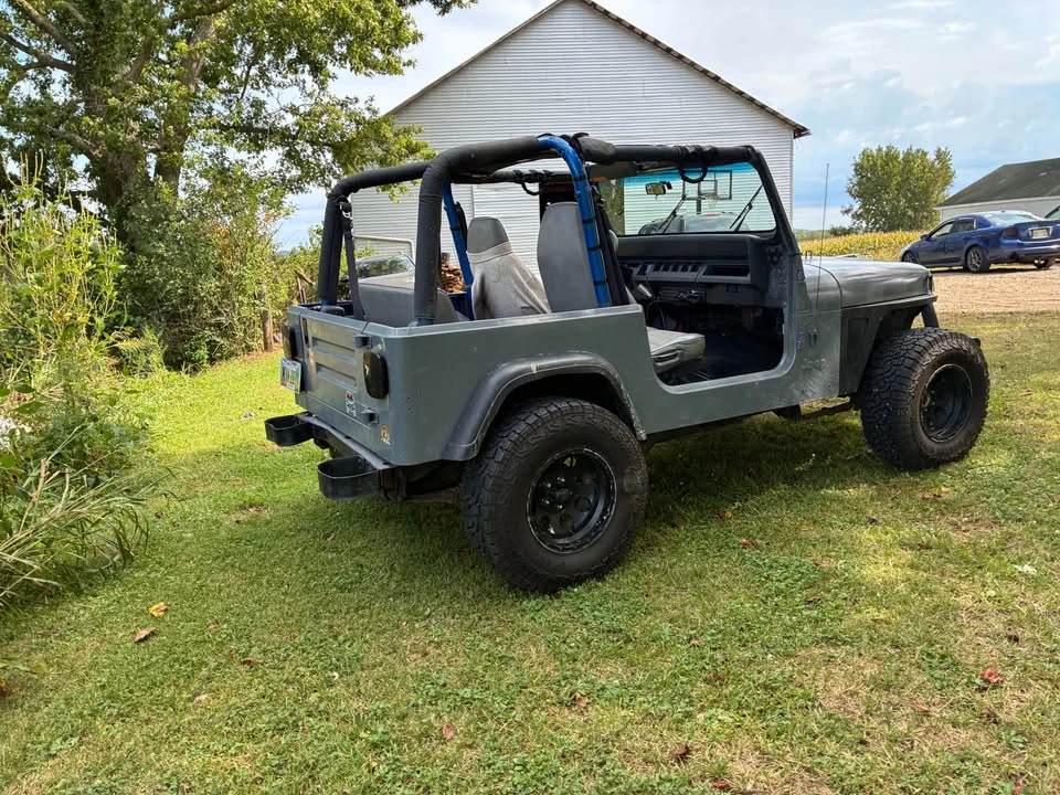 1993 Jeep YJ Wrangler - Image 8 of 10