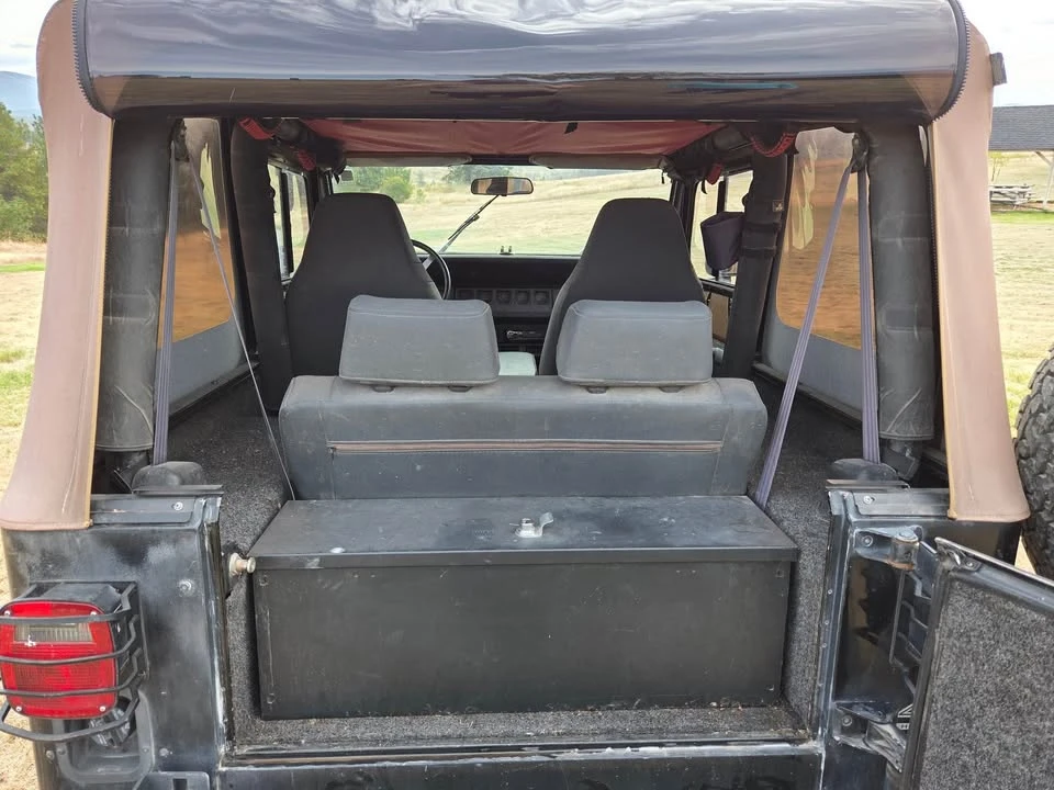 1993 Jeep YJ Wrangler - Image 9 of 13
