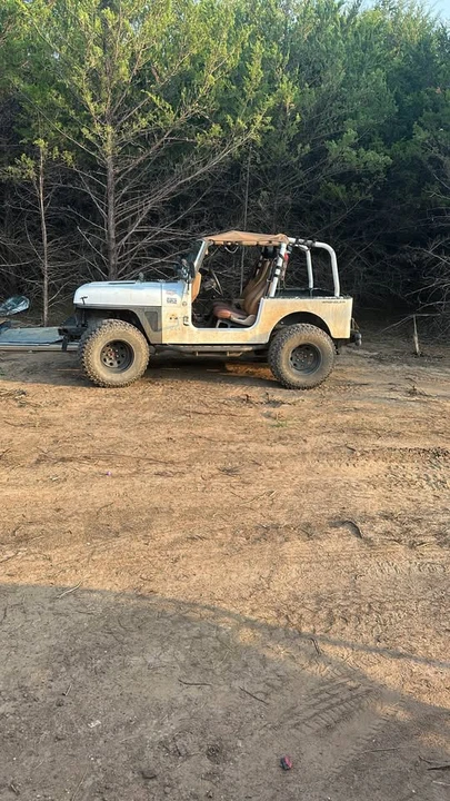 1993 Jeep YJ Wrangler - Image 4 of 5