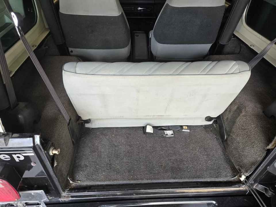 1993 Jeep YJ Wrangler - Image 7 of 15