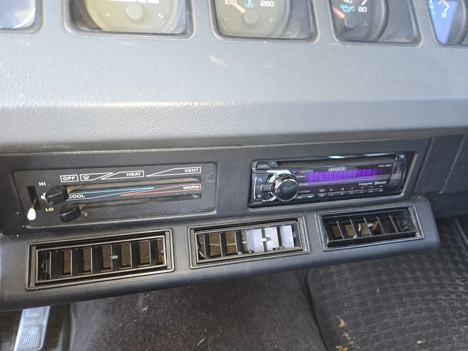 1993 Jeep YJ Wrangler - Image 11 of 15