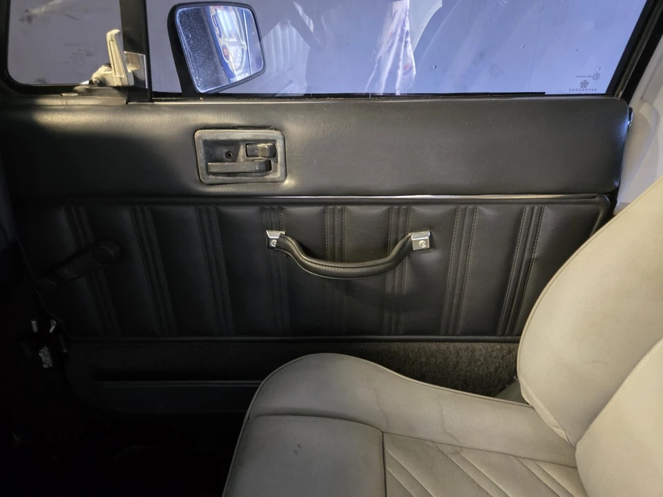 1993 Jeep YJ Wrangler - Image 6 of 15