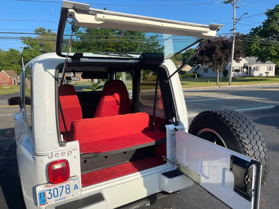 1993 Jeep YJ Wrangler - Image 4 of 7
