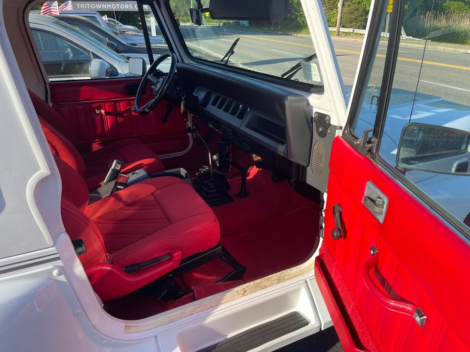 1993 Jeep YJ Wrangler - Image 6 of 7