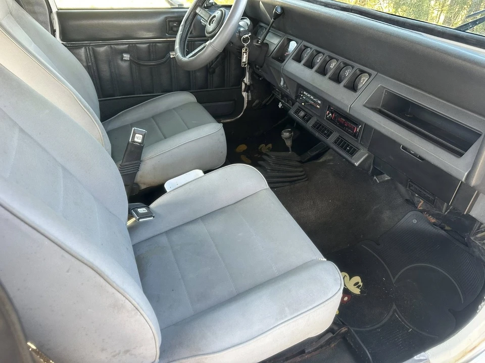 1993 Jeep YJ Wrangler - Image 10 of 20
