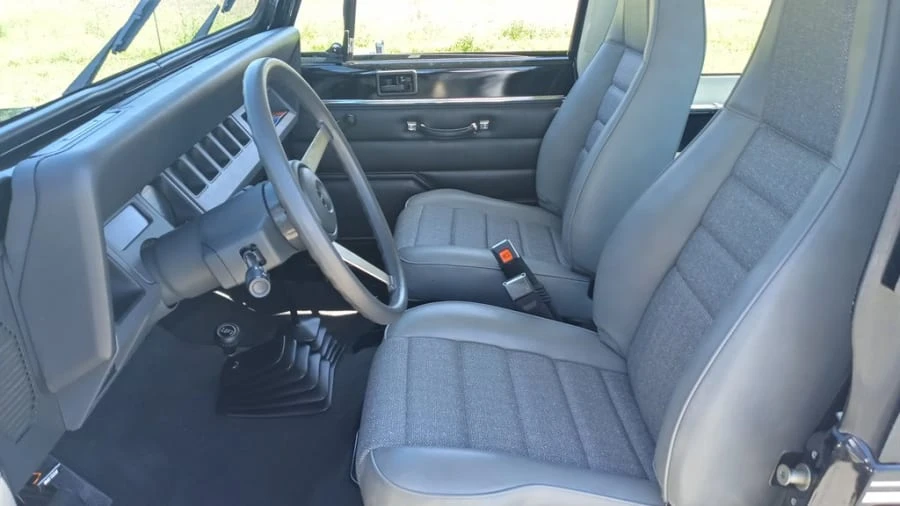 1993 Jeep YJ Wrangler - Image 4 of 13