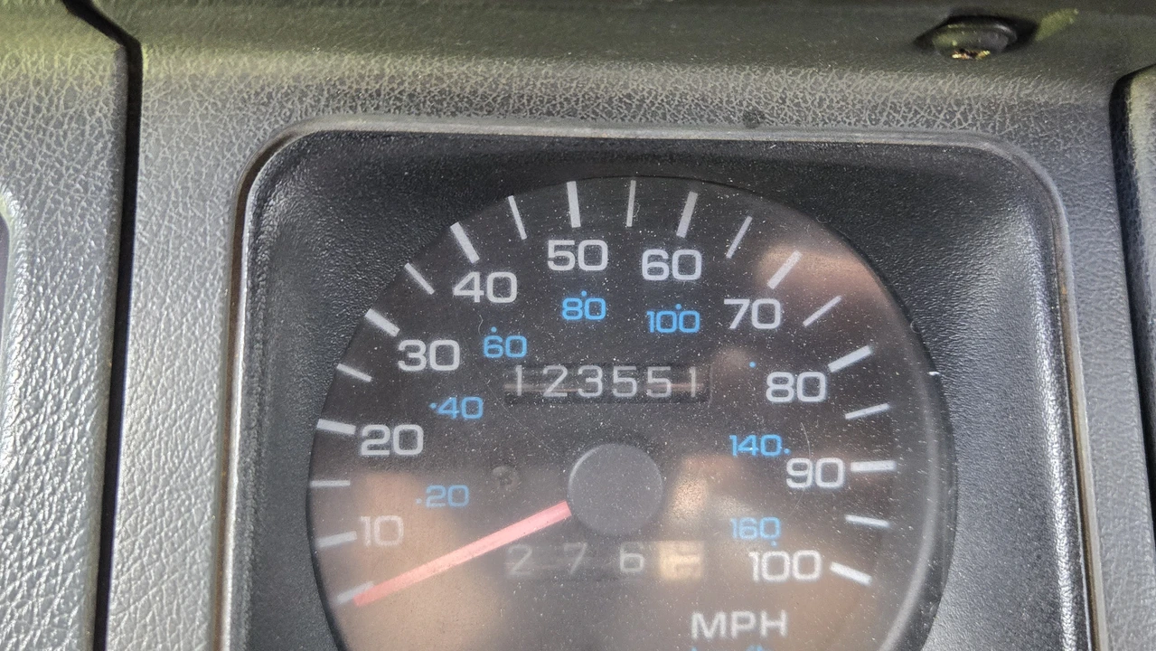 1993 Jeep YJ Wrangler - Image 11 of 14