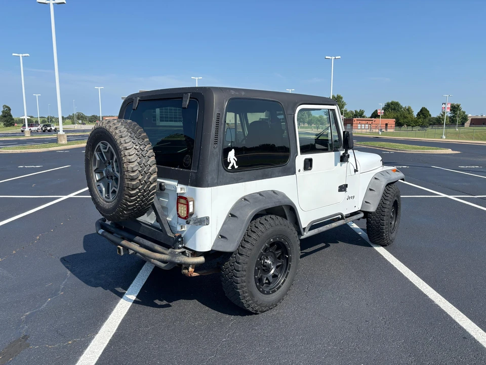 1993 Jeep YJ Wrangler - Image 7 of 31