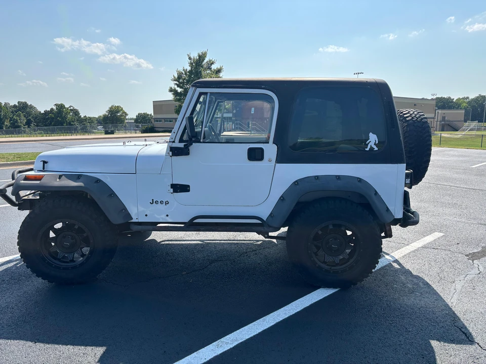 1993 Jeep YJ Wrangler - Image 6 of 31