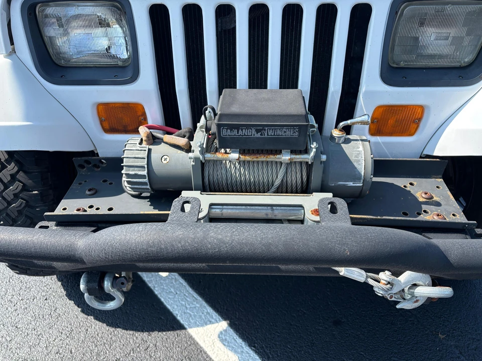 1993 Jeep YJ Wrangler - Image 10 of 31