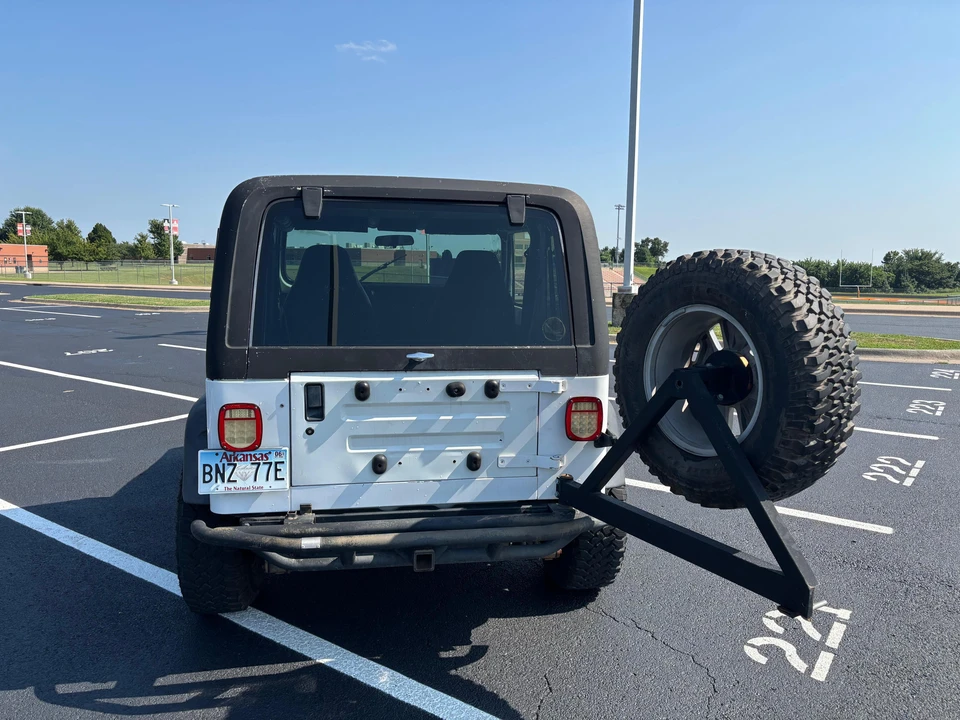 1993 Jeep YJ Wrangler - Image 13 of 31