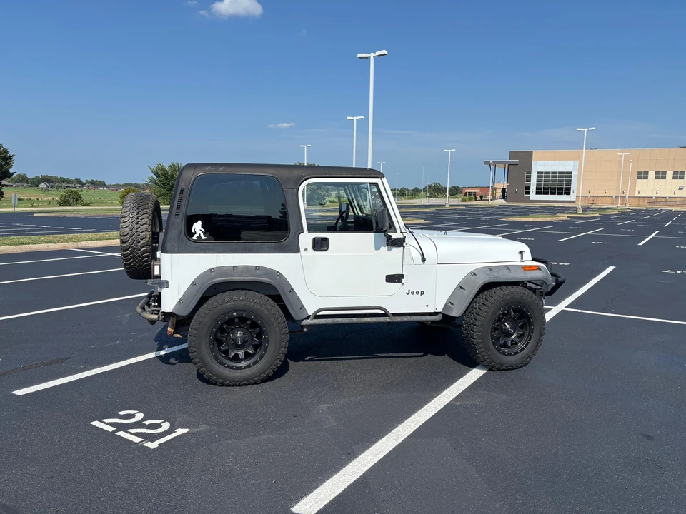 1993 Jeep YJ Wrangler - Image 8 of 31