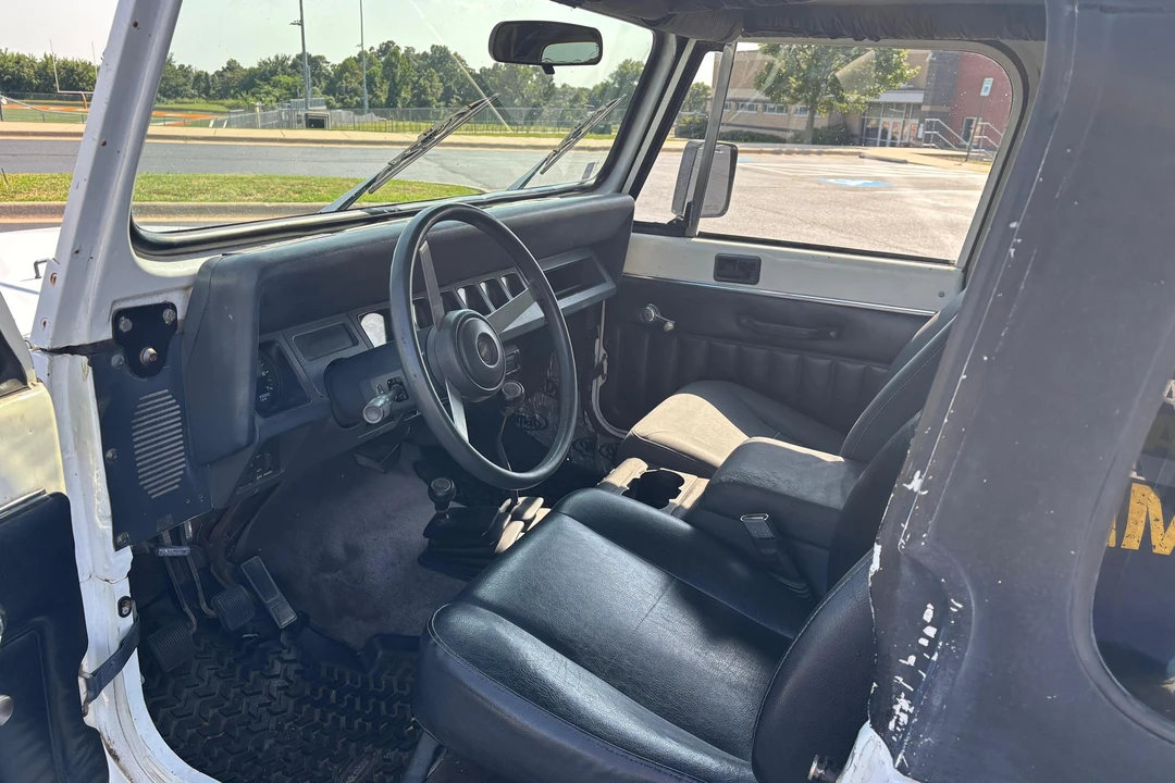 1993 Jeep YJ Wrangler - Image 21 of 31