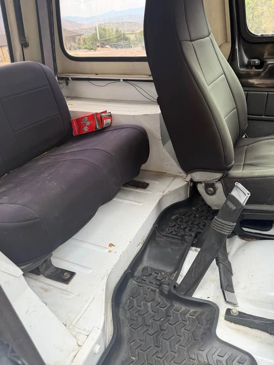 1993 Jeep YJ Wrangler - Image 4 of 12