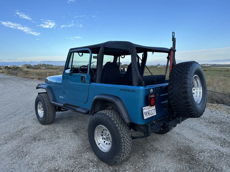 1993 Jeep YJ Wrangler - Image 13 of 31