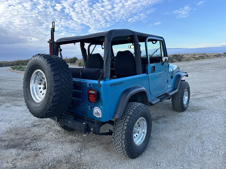 1993 Jeep YJ Wrangler - Image 15 of 31