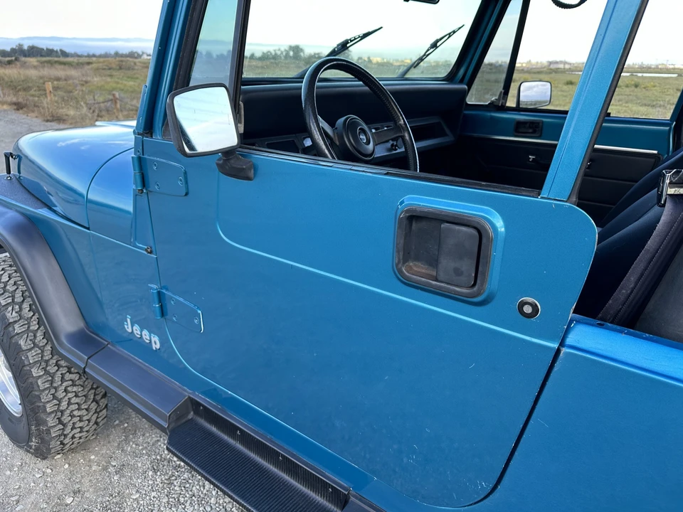 1993 Jeep YJ Wrangler - Image 24 of 31