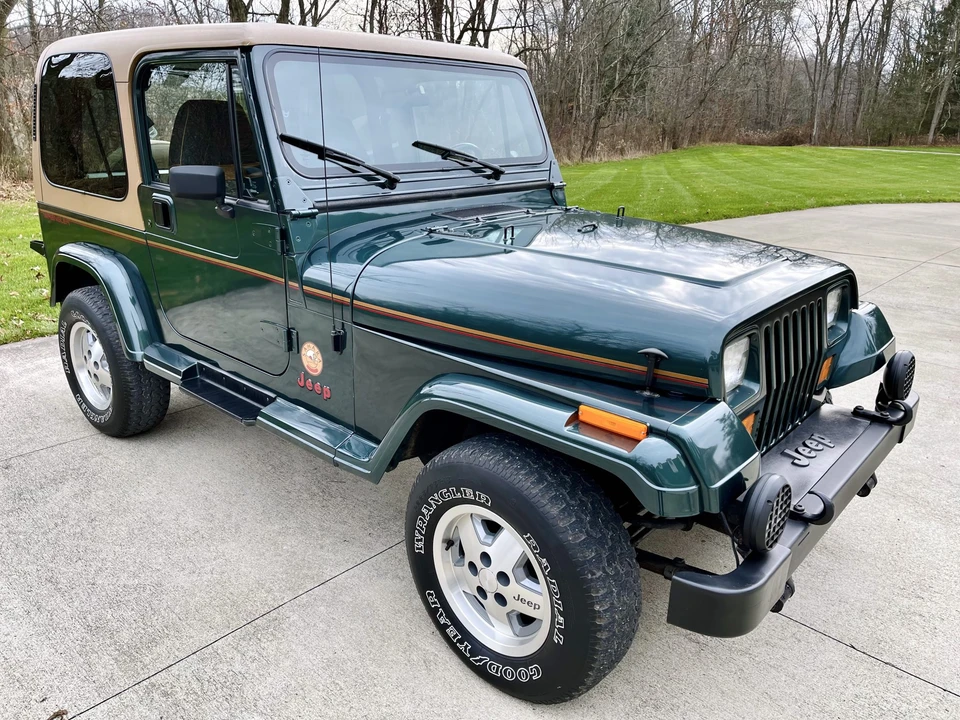 1993 Jeep YJ Wrangler - Image 10 of 31