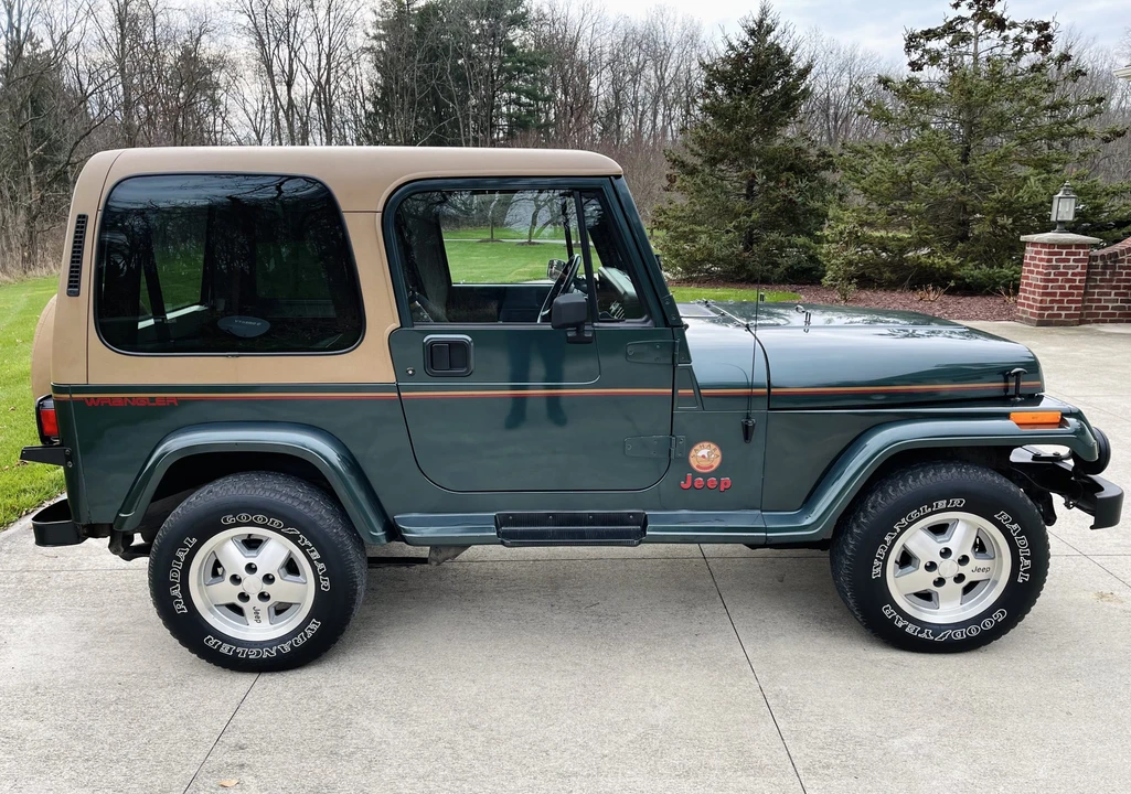 1993 Jeep YJ Wrangler - Image 11 of 31
