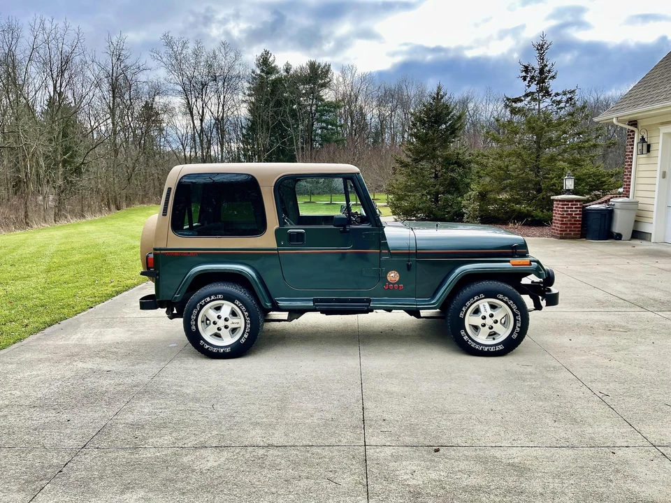 1993 Jeep YJ Wrangler - Image 5 of 31