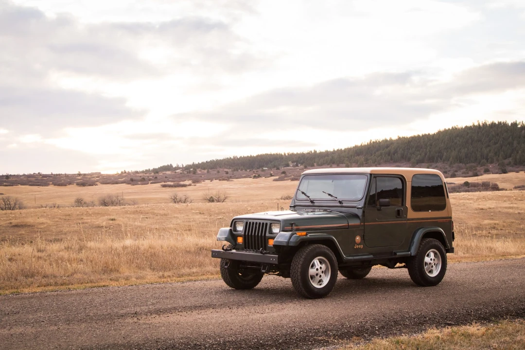 1993 Jeep YJ Wrangler - Image 14 of 31