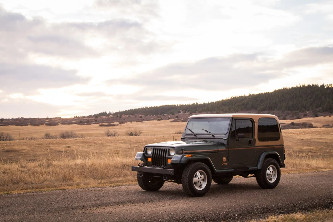 1993 Jeep YJ Wrangler - Image 15 of 31