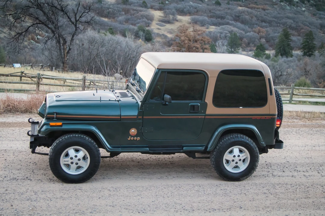 1993 Jeep YJ Wrangler - Image 24 of 31